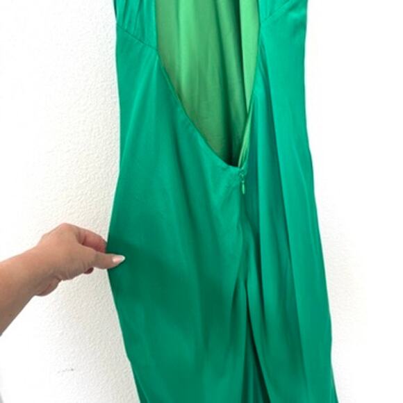 MESHKI Green Halter Backless Gown XL Pleated Neck Evening Dress Formal Maxi - Picture 7 of 11